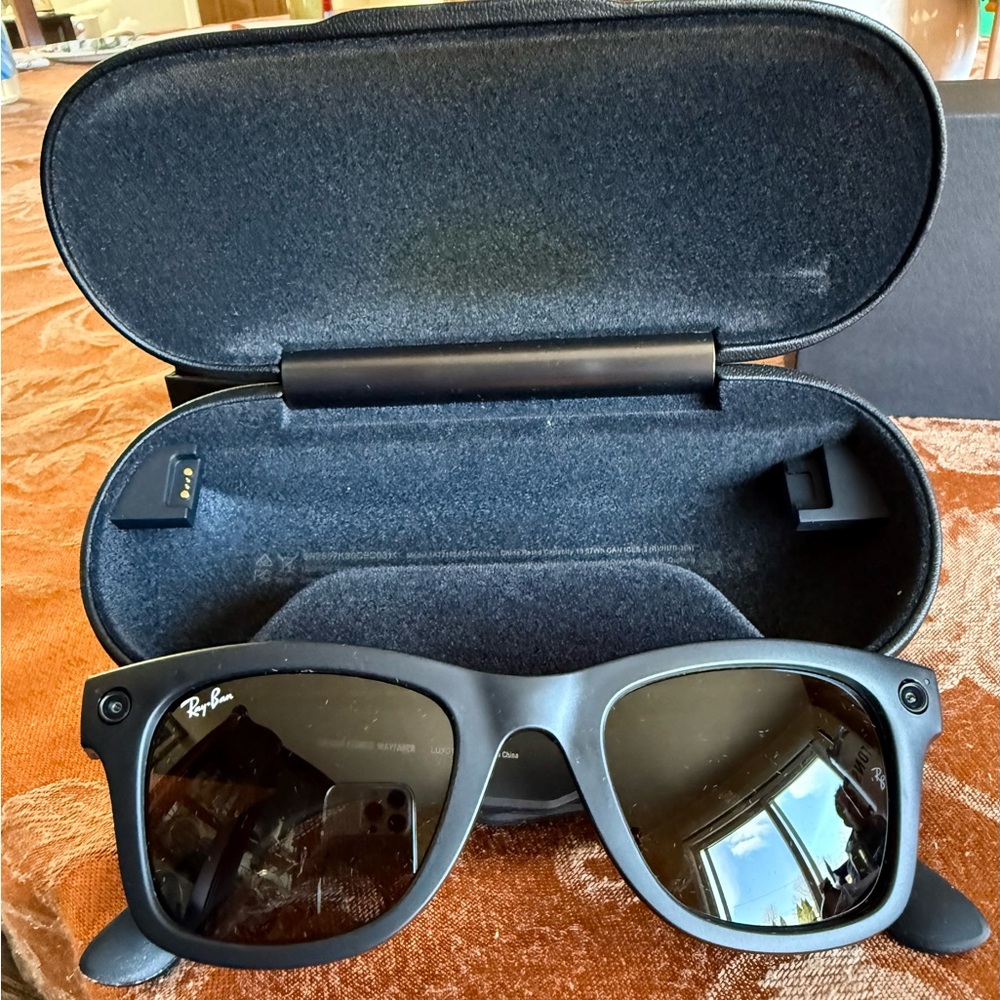 Ray-Ban Wayfarer Stories Gen 1 Facebook Sunglasses Matte Black